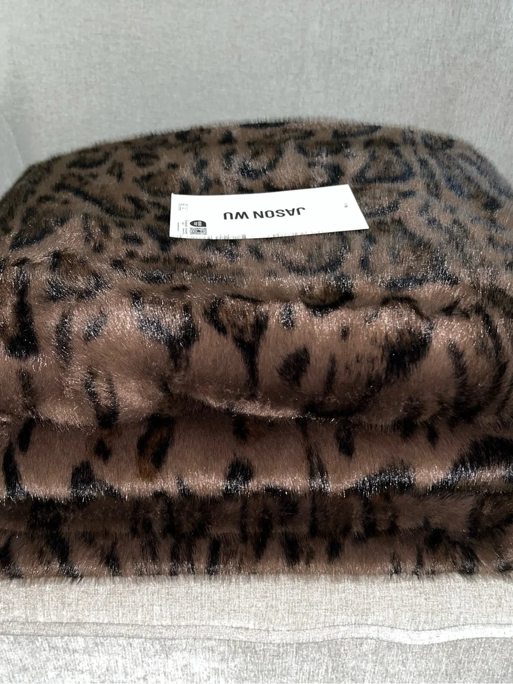 1-NWT Jason Wu Cheetah/Leopard Design luxury Faux Fur Throw Blanket 50”x 70”